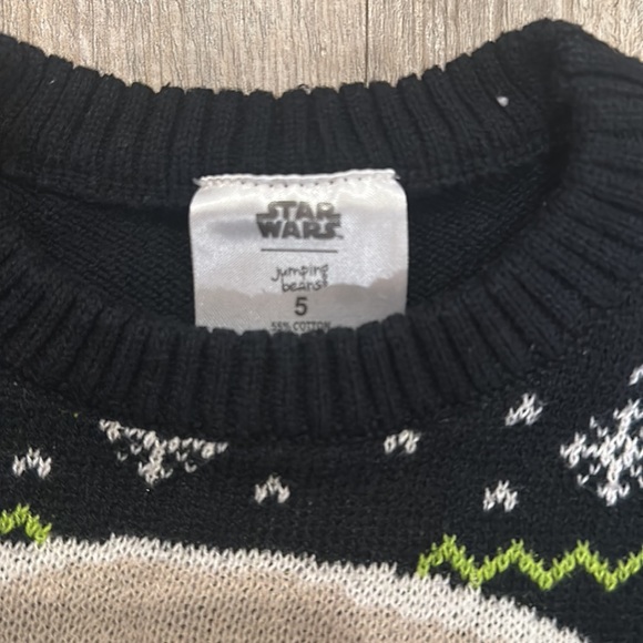 Kids size 5 Yoda Holiday sweater. - Picture 3 of 4